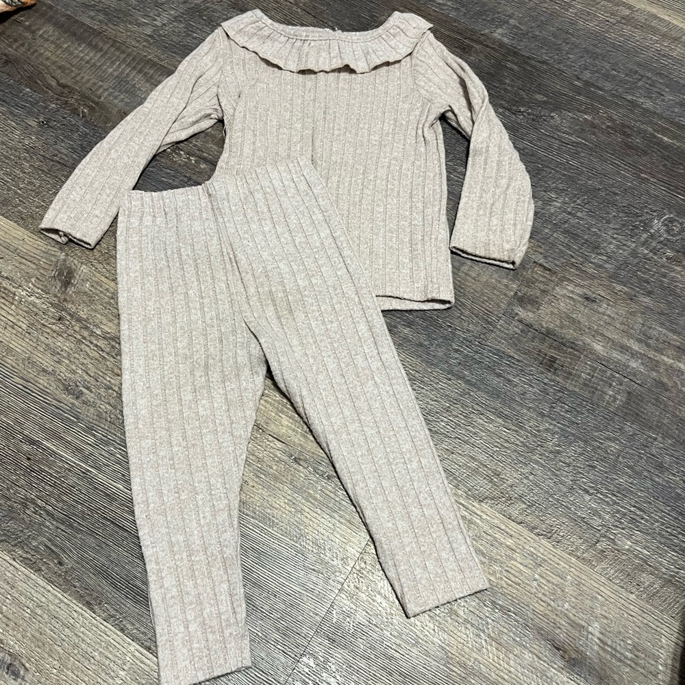 Primark Cream Knit Apparel